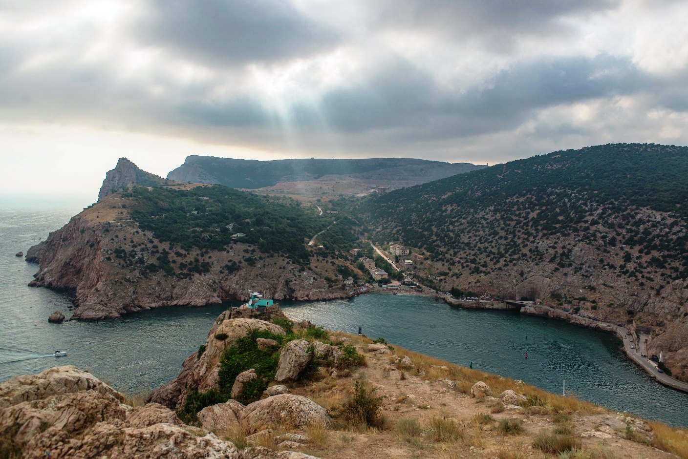 Крым на ютубе. Поход Крым. Вокруг Крыма. Восток Крыма. Вокруг Крыма фото.